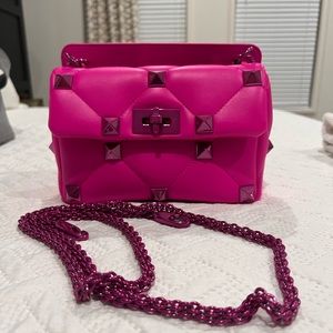 Valentino Garavani Roman Stud Handbag Nappa Lacquer Monochrome Hot Pink Medium